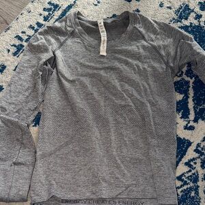 Lululemon Athletica Gray Long Sleeve Tee